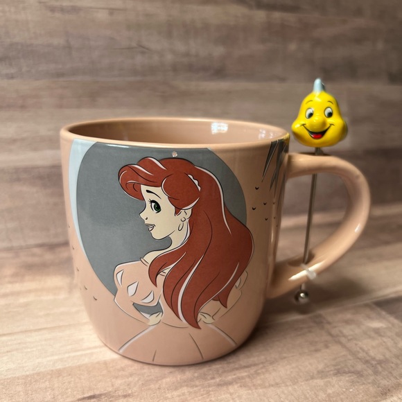 Little mermaid coffee mug with Flounder stirring stick - Picture 1 of 1